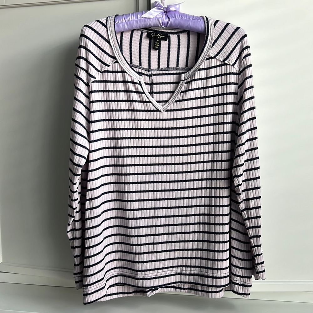 Jessica Simpson oversized purple top, size Medium